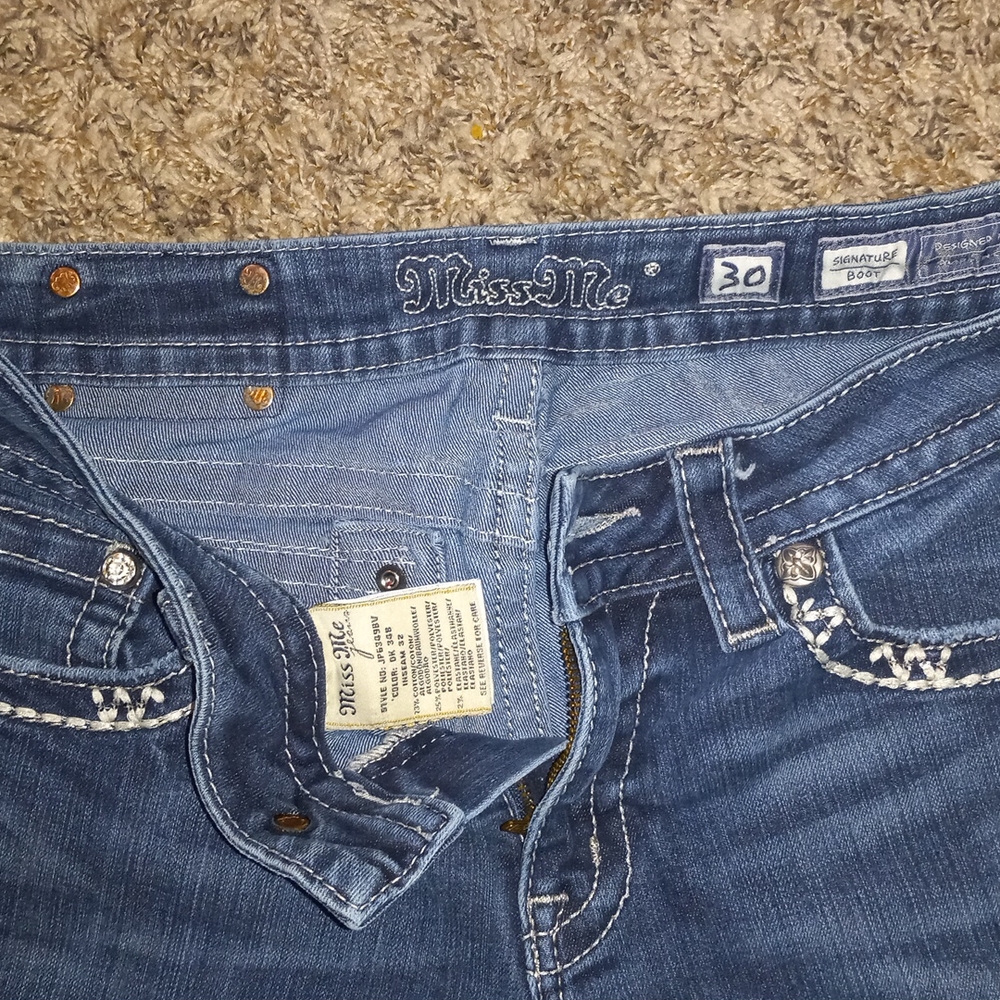 Jeans - Picture 2 of 3